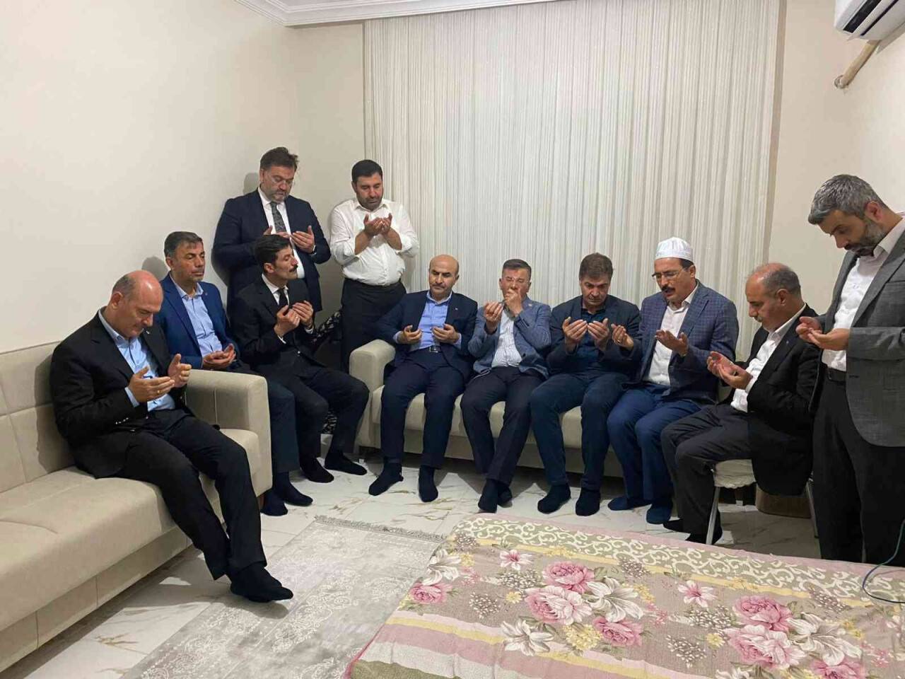 Bakan Soylu, Derik’teki kazada hayatını kaybedenlerin cenaze törenine katıldı