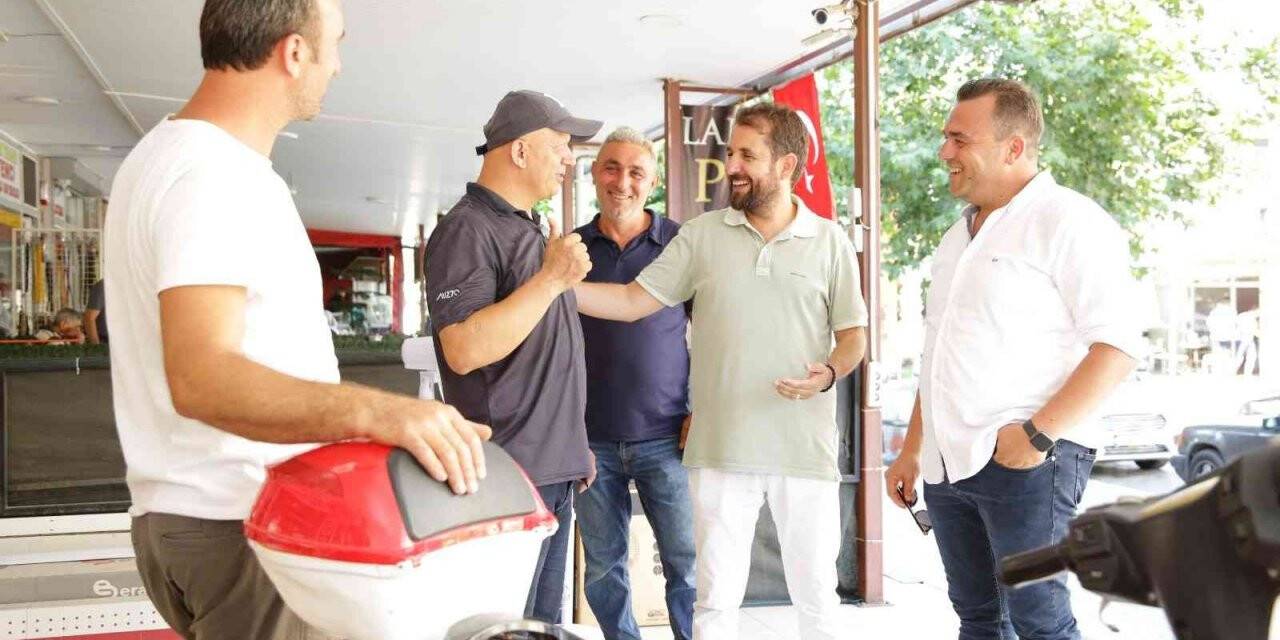 Seferihisar’da AK Parti’ye yoğun ilgi