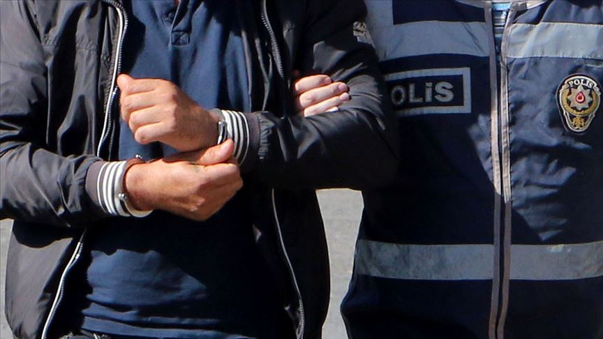 Konya'da valizlerinde uyuşturucu ele geçirilen 2 şüpheli tutuklandı