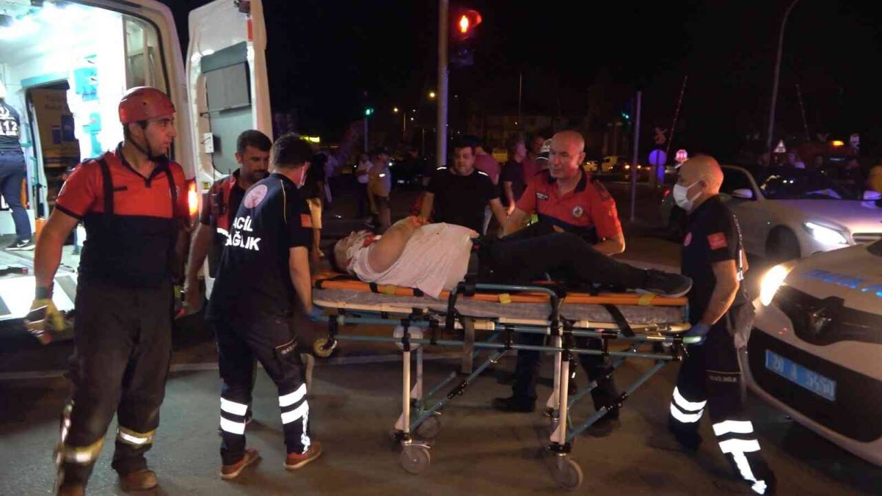 Kırmızı ışıkta geçen alkollü sürücünün dehşet saçtığı kazada ölü sayısı 2’ye yükseldi