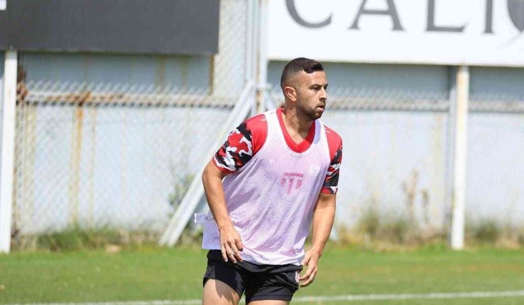Sivasspor’un yeni transferi Dia Saba ilk idmanına çıktı