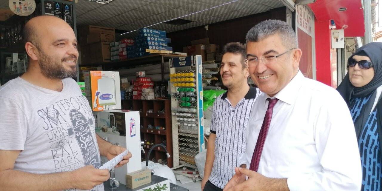 Ekici, Larende esnafıyla buluştu