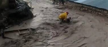 Sele kapılan genç işte böyle kurtarıldı