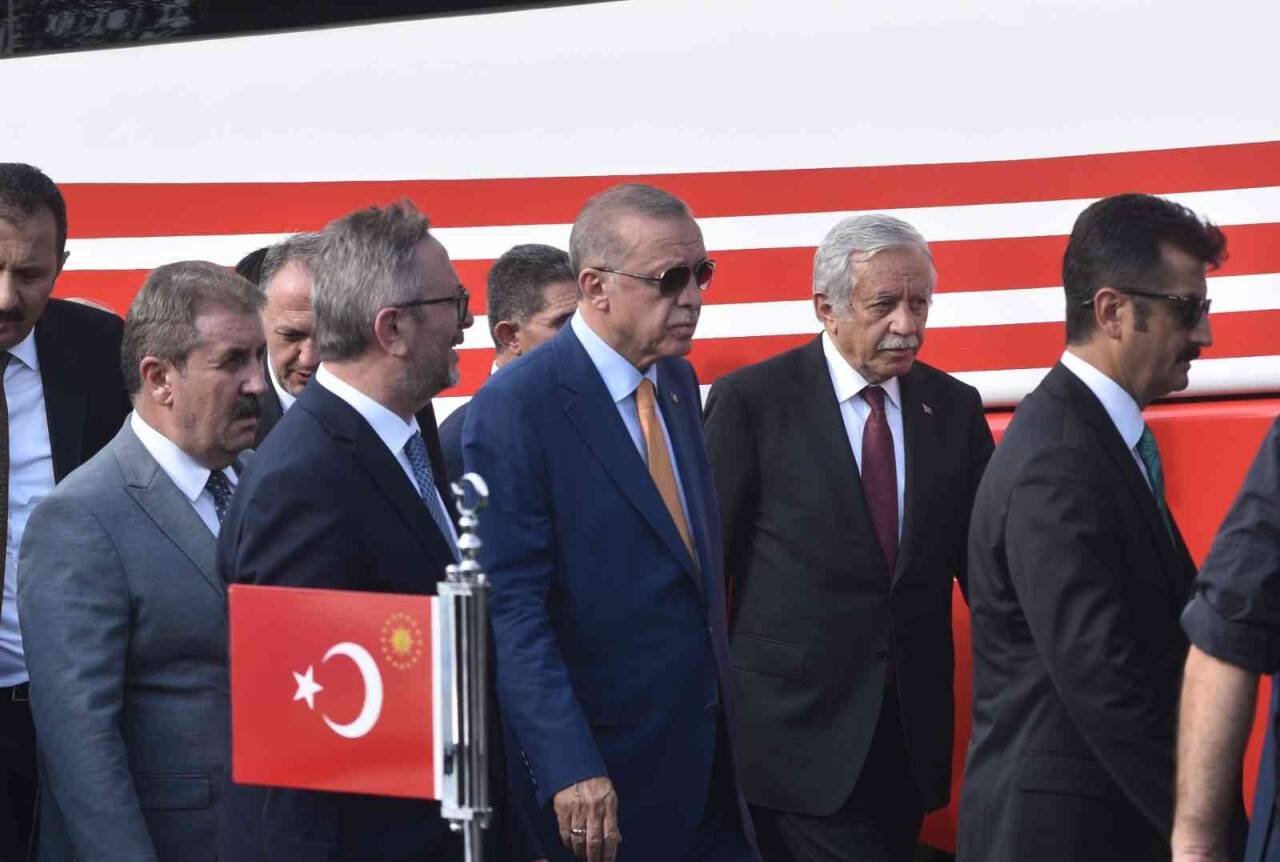 Cumhurbaşkanı Erdoğan’dan Selçuklu Mezarlığı ziyareti