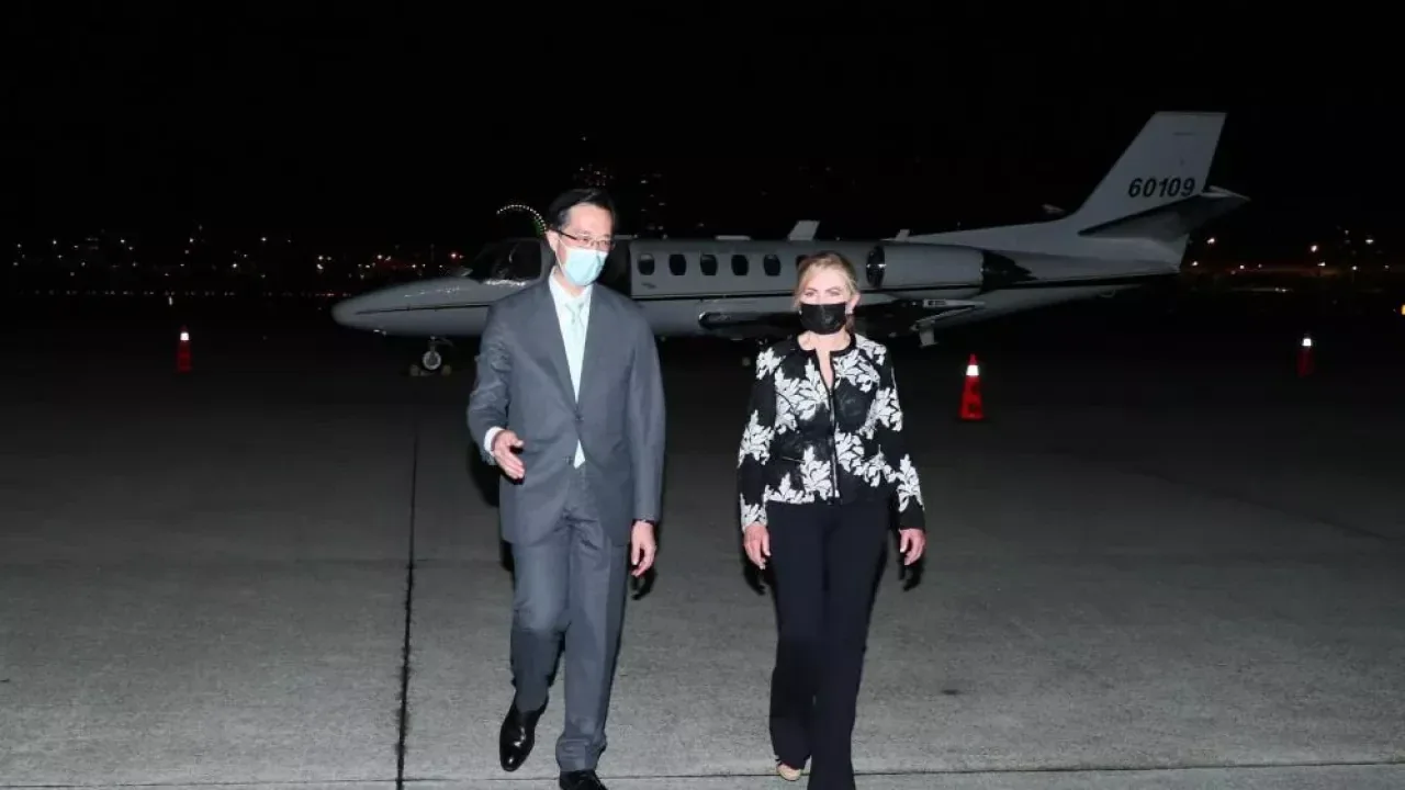 ABD’li Senatör Blackburn, Tayvan lideri Tsai ile görüştü