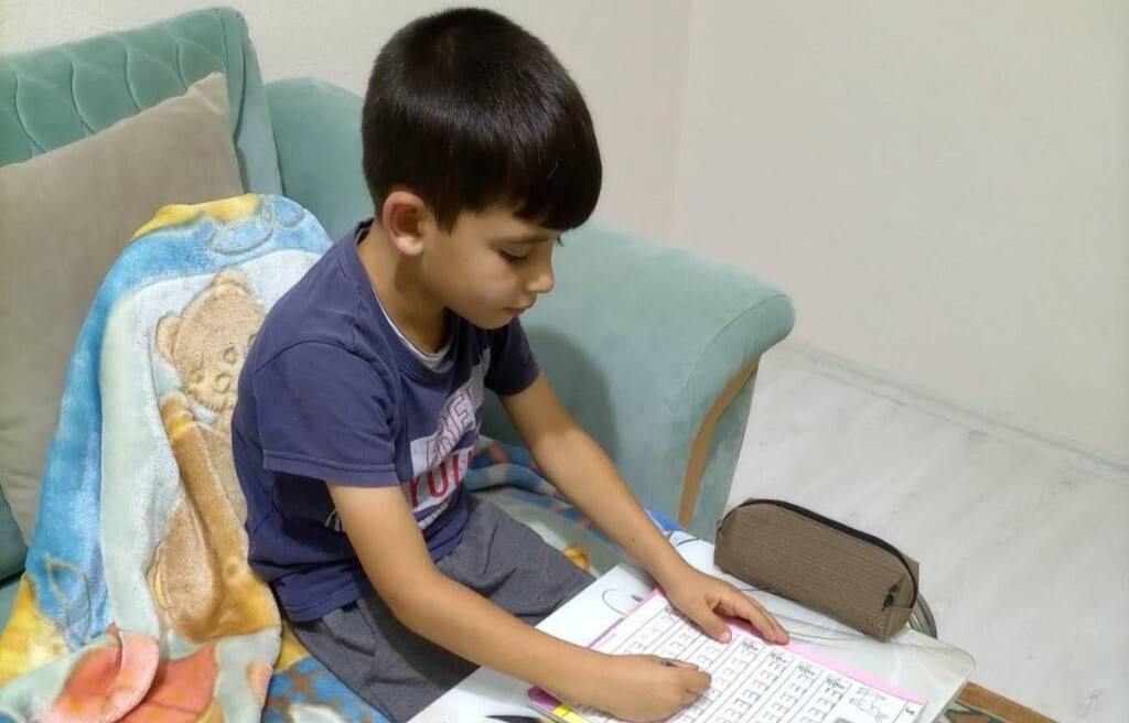 Sokak köpeklerinin saldırısına uğrayan çocuk yoğun bakımda