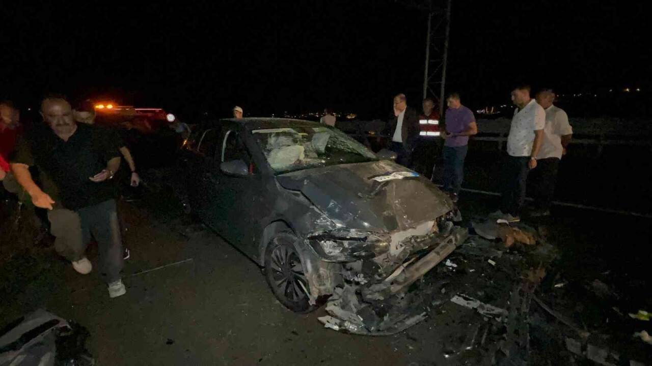 Otomobilde sıkışan yaralı hastanede hayatını kaybetti