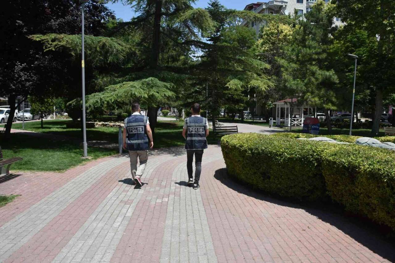 Konya’da park ve okul çevrelerinde huzur denetimi