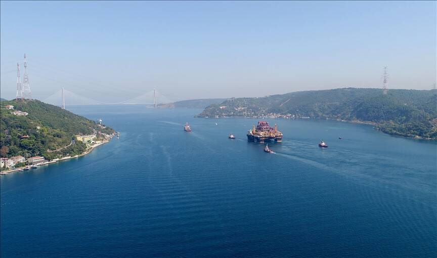 Boğazlardan uğraksız geçen gemilerden alınacak vergi ve harçlara ücret güncellemesi yapıldı