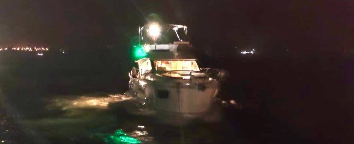 Çanakkale Boğazı’nda sürüklenen tekne kurtarıldı