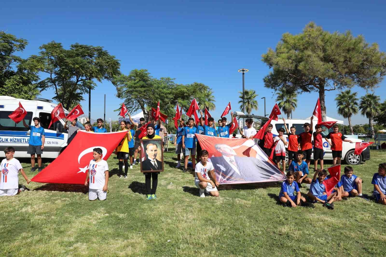 Ayak tenisi turnuvası Zafer Bayramı’na renk kattı