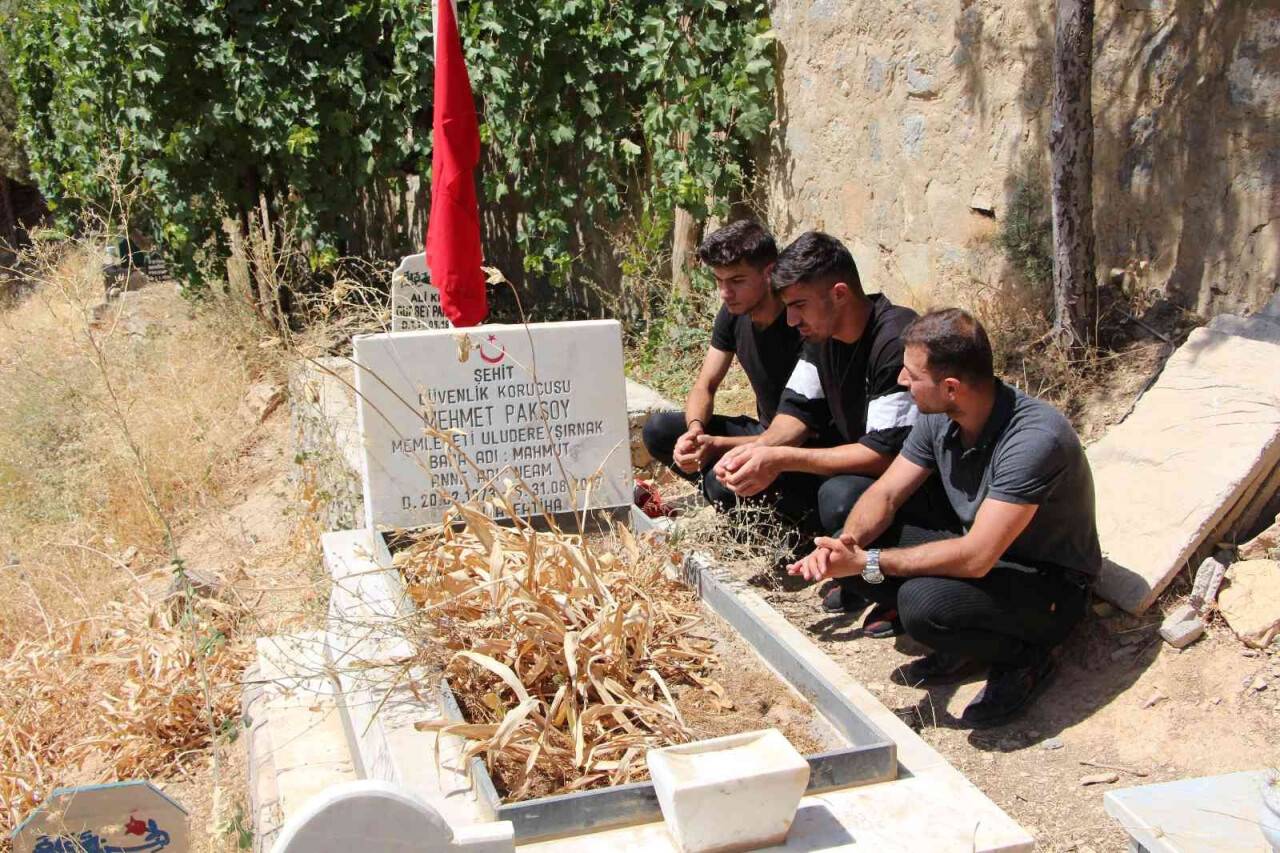 Teröristler tarafından 5 yıl önce şehit edilen Mehmet Paksoy mezarı başında anıldı