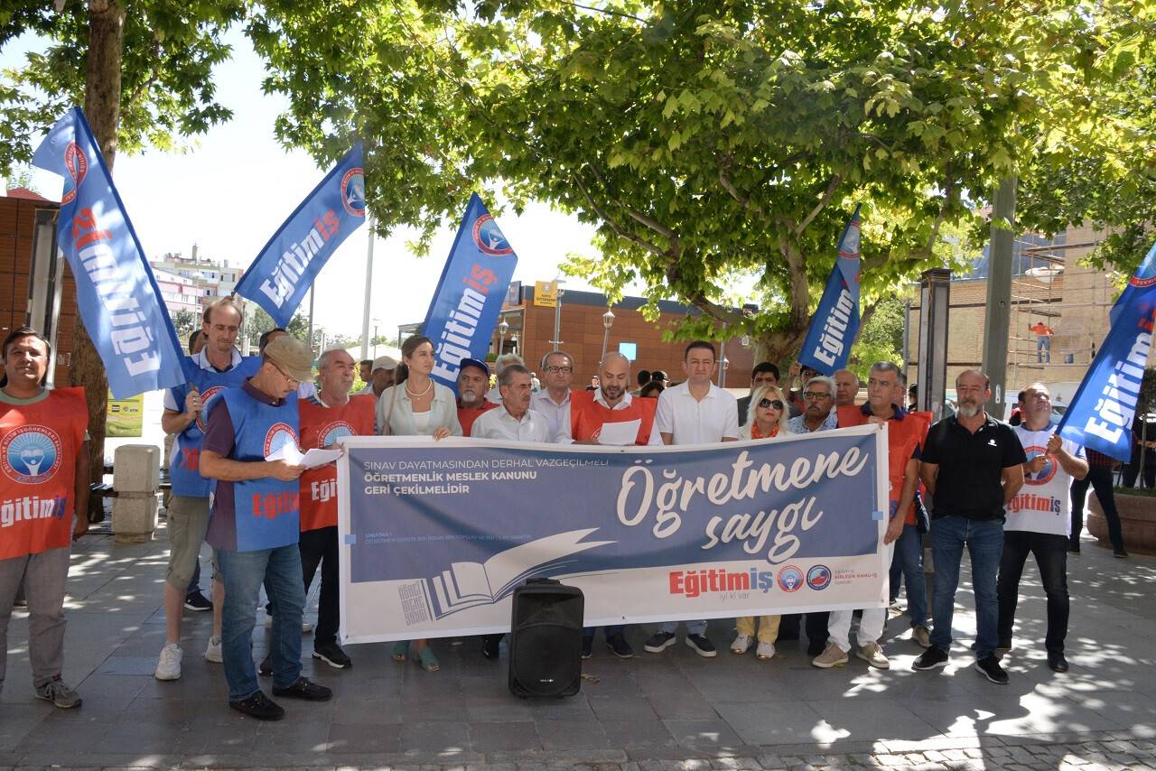‘Öğretmenlik biterse gelecek de biter’