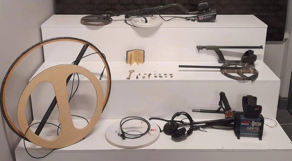 Kayseri’de tarihi eser operasyonu: El yazması Kur’an-ı Kerim ele geçirildi