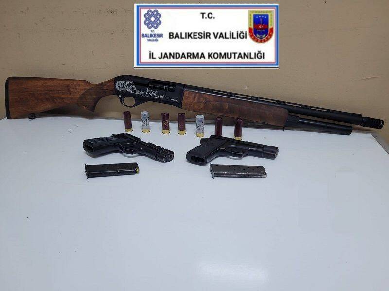 Jandarmadan 14 şahsa huzur operasyonu