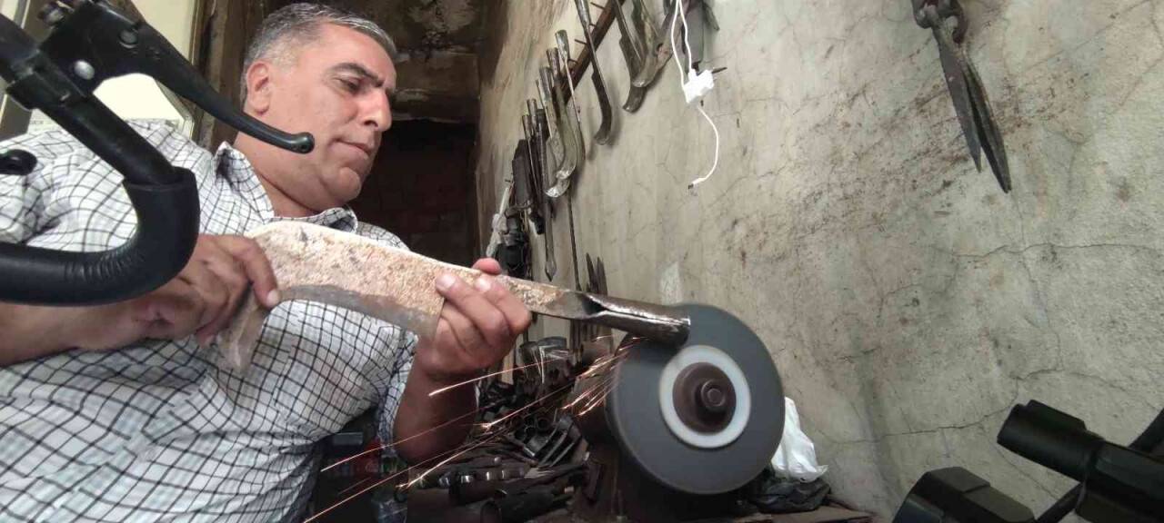 Depremde henüz 40 günlükken 2 bacağını kaybetti, yaşama azmini kaybetmedi