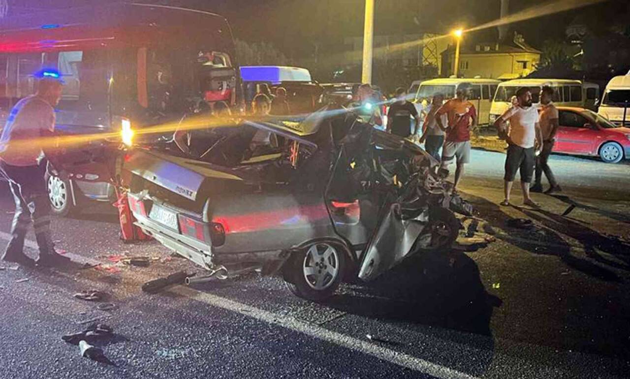 İki otomobilin yarışı kazaya neden oldu: 1 ağır yaralı