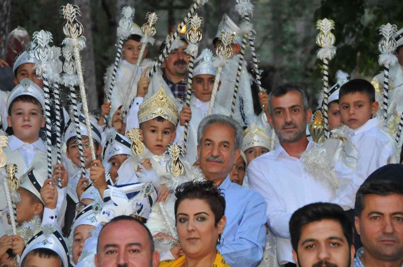 Akşehir Belediyesi’nin 17. geleneksel sünnet şöleni yapıldı