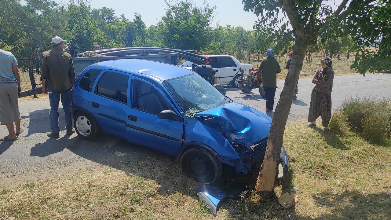 Konya'da direksiyon başında rahatsızlanan sürücü kaza yaptı