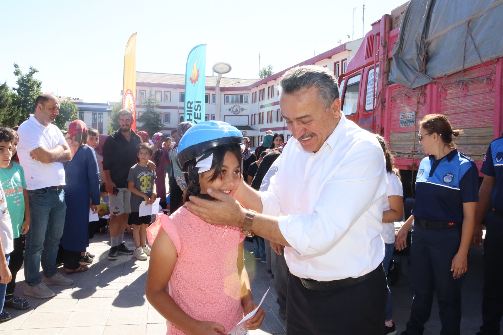 Seydişehir'de "Güle Oynaya Camiye Gel Projesinde" çocuklar bisikletlerine kavuştu