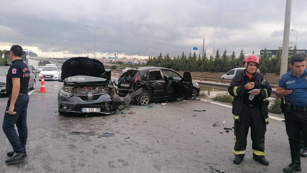 TEM’de 4 araçlı zincirleme kaza: 3 yaralı