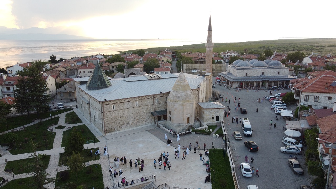 Konya'daki tarihi ahşap camiyi 2 ayda 81 bin kişi ziyaret etti