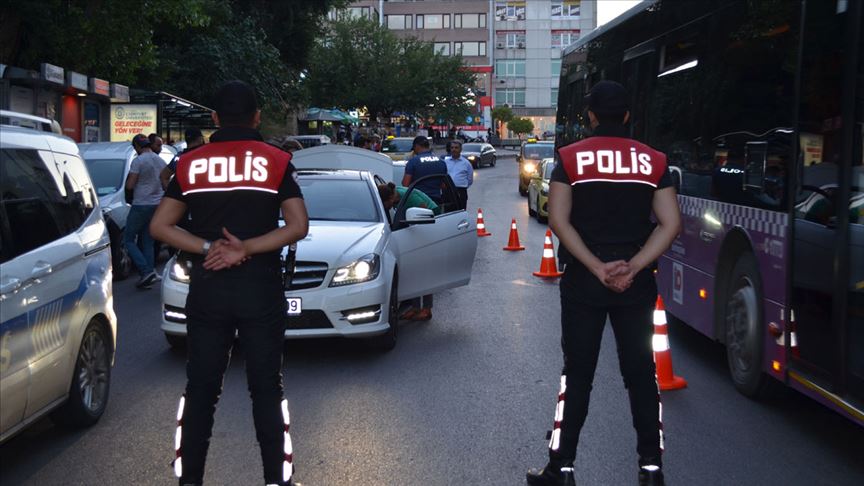 İstanbul'da asayiş uygulamasında 215 şüpheli gözaltına alındı