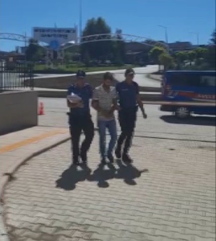 Konya’da evlerden bakır kablo çalan hırsız tutuklandı