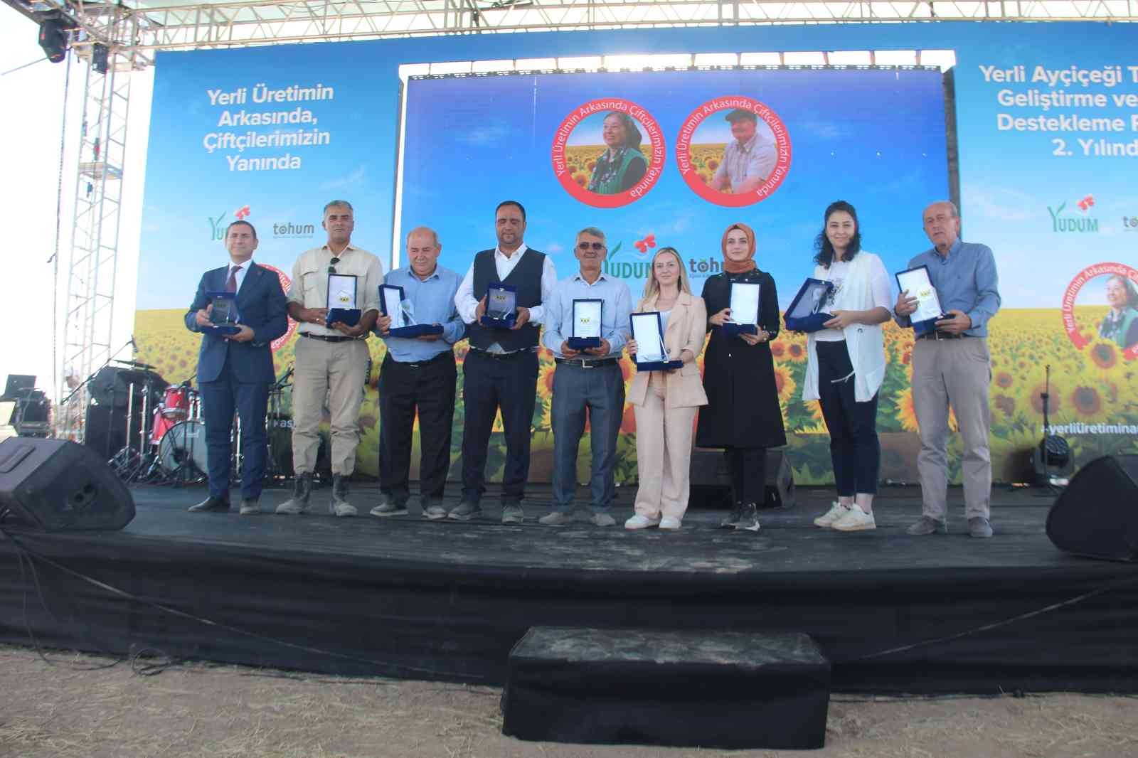Yerli Ayçiçeği Tohumu Geliştirme ve Çiftçi Destekleme Projesi Konya’da devam ediyor