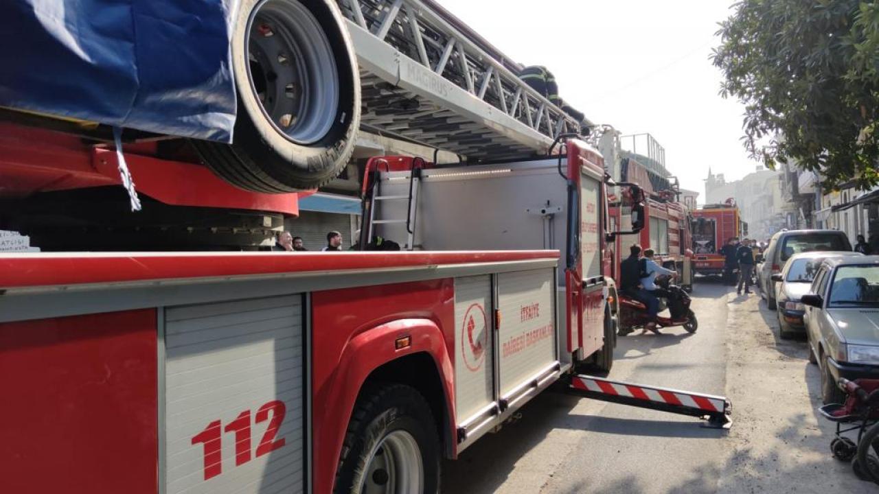 Konya'da şeker fabrikasında çıkan yangına müdahale ediliyor