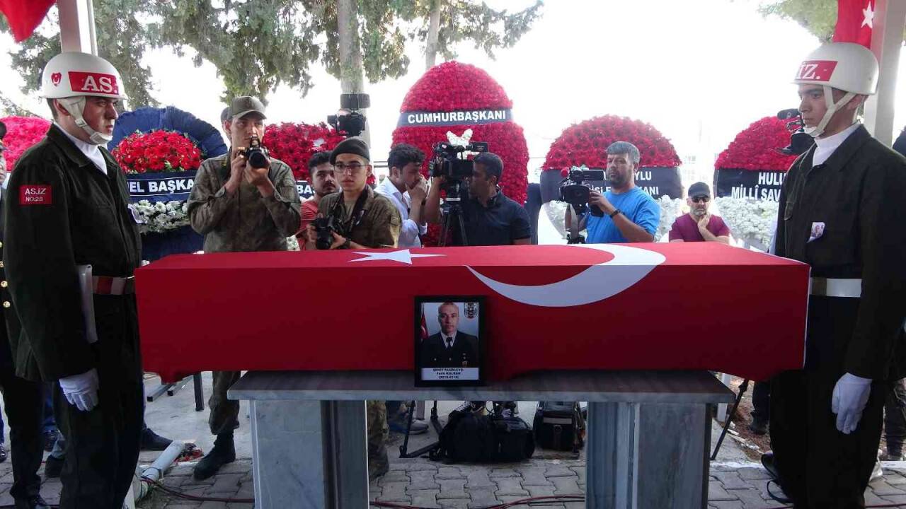 Pençe-Kilit şehidi son yolculuğuna uğurlanıyor