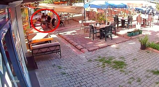 Boşanma aşamasındaki karısını defalarca işte böyle bıçaklamış