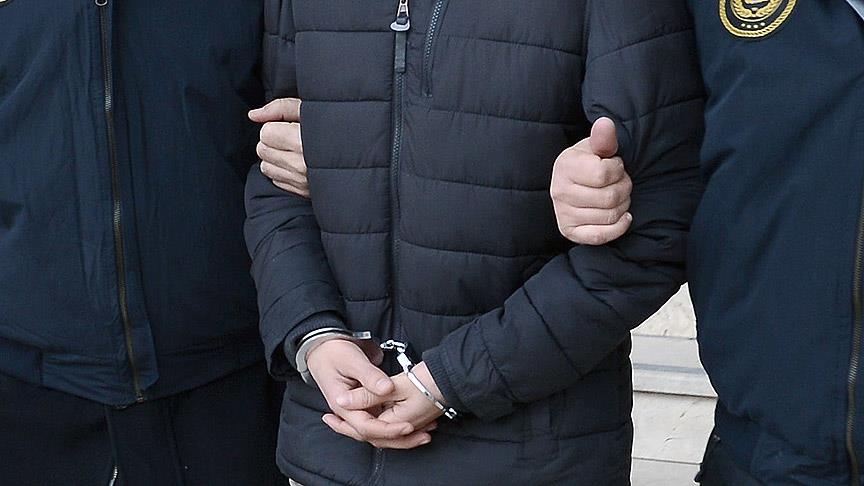 Konya'da otomobilden hırsızlık yaptıkları iddia edilen 4 zanlıdan 2'si tutuklandı