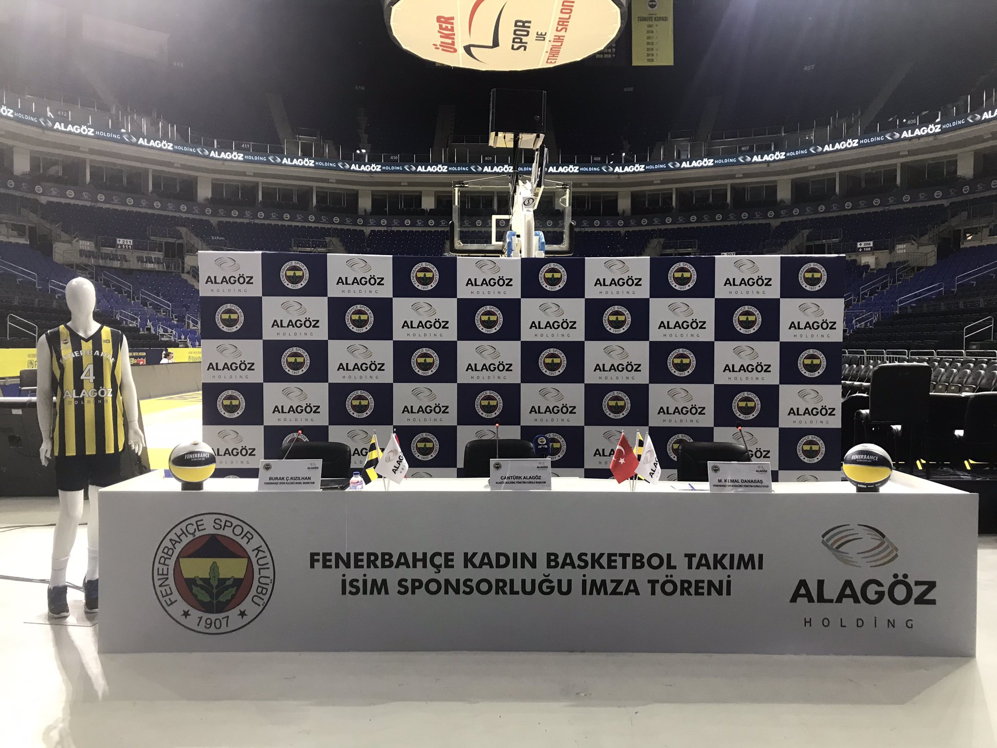 Fenerbahçe ile Alagöz Holding arasında sponsorluk anlaşması yapıldı