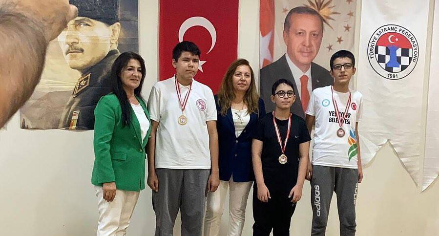 Satrançta 2 madalya