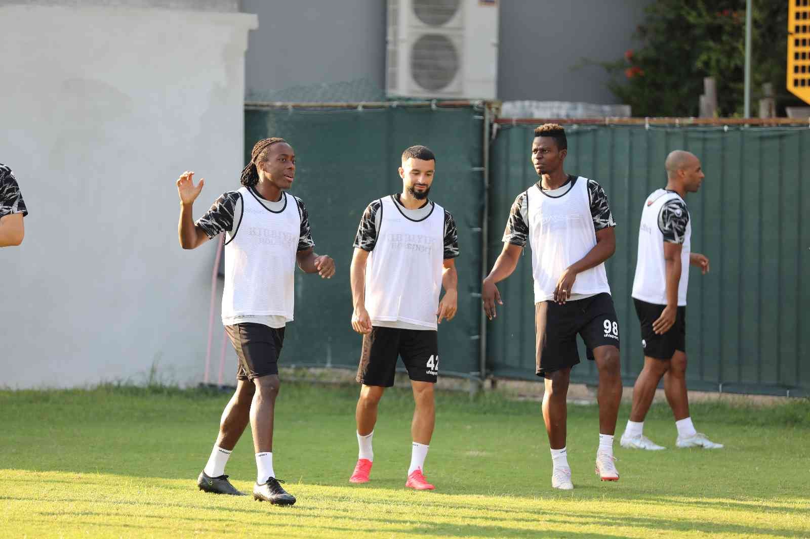Corendon Alanyaspor, Fenerbahçe maçı hazırlıklarını sürdürdü