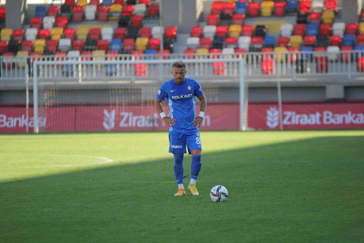 Altay’lı futbolcu trafik kazası geçirdi