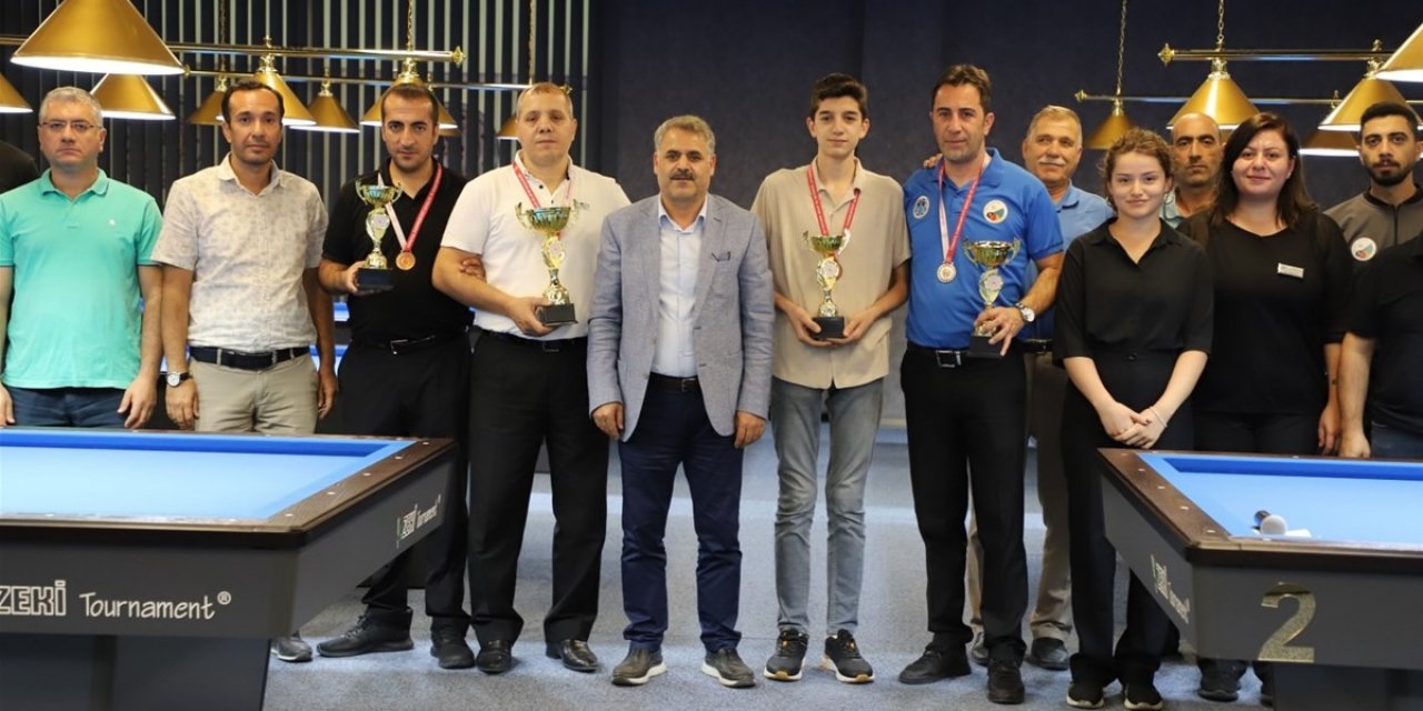 Yeni bilardo salonunda ilk şampiyona