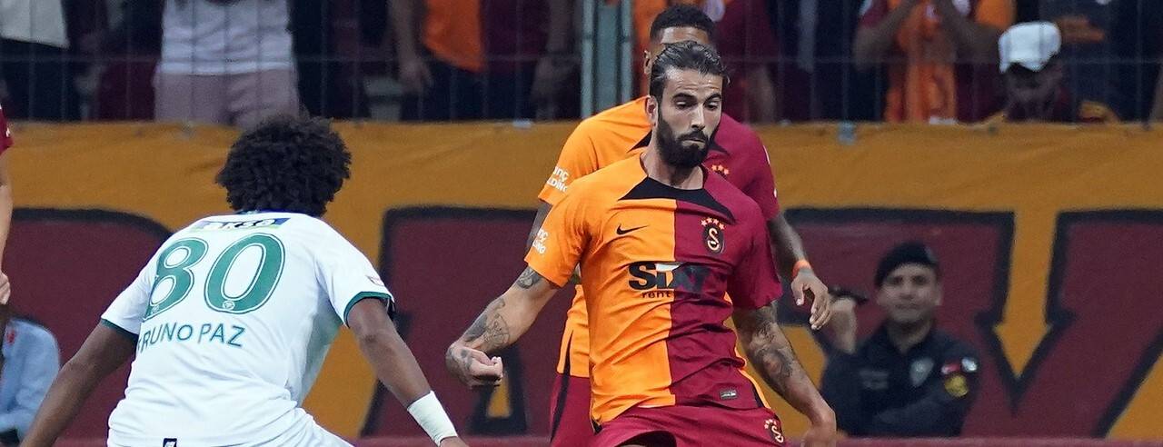 Spor Toto Süper Lig: Galatasaray: 1 - Konyaspor: 1 (İlk yarı)