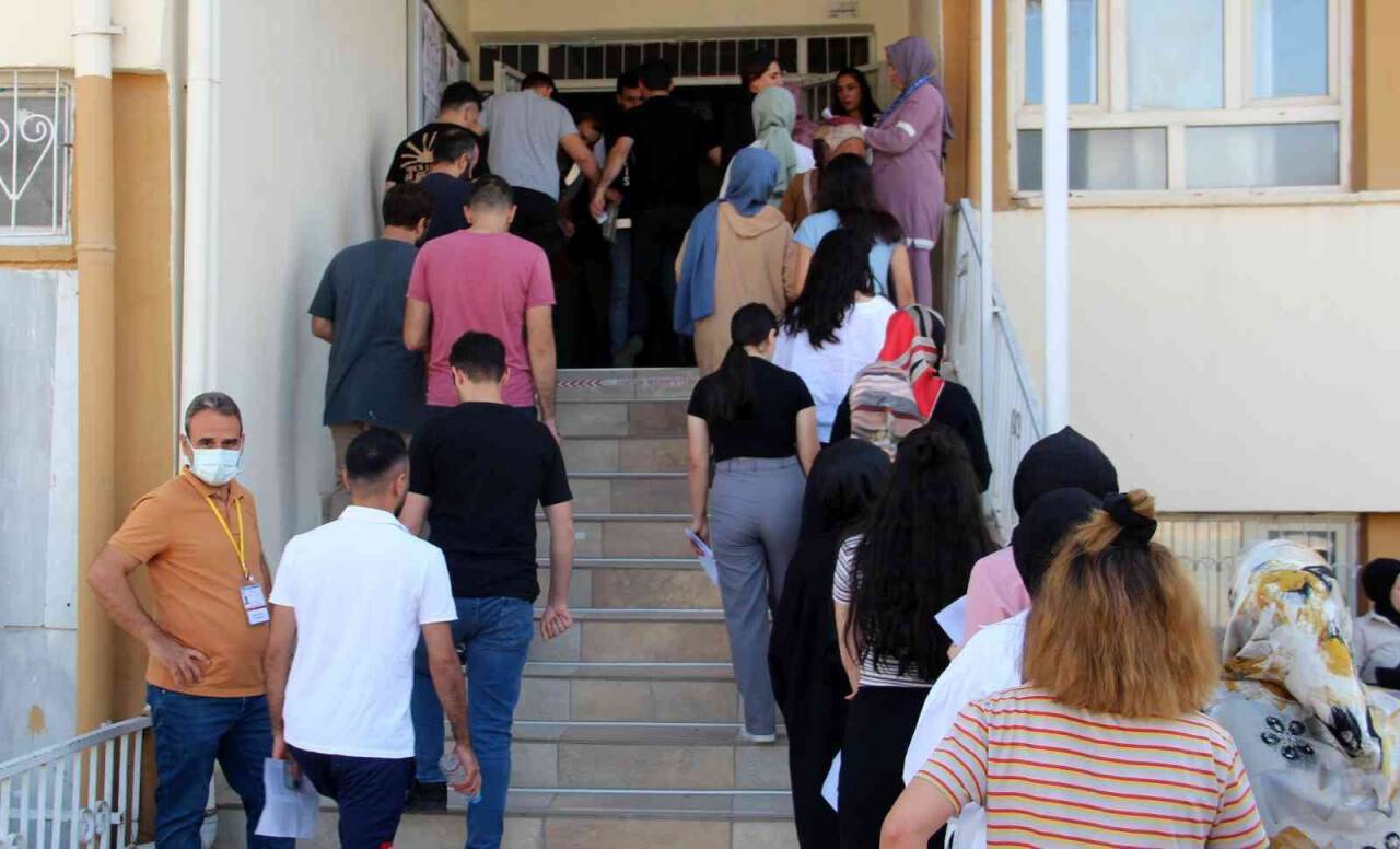 KPSS’ye polis yetiştirdi