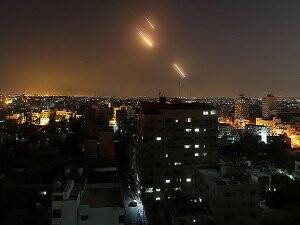 İsrail'den Suriye'deki Askeri Hedefe Füze Atıldığı İddiası