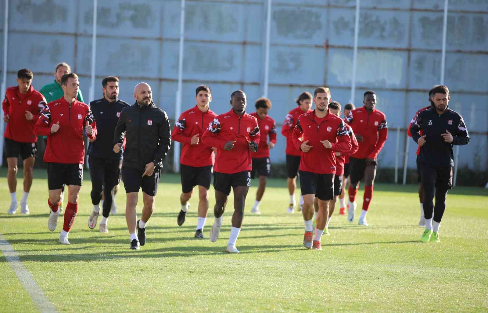 Sivasspor günü çift idmanla tamamladı