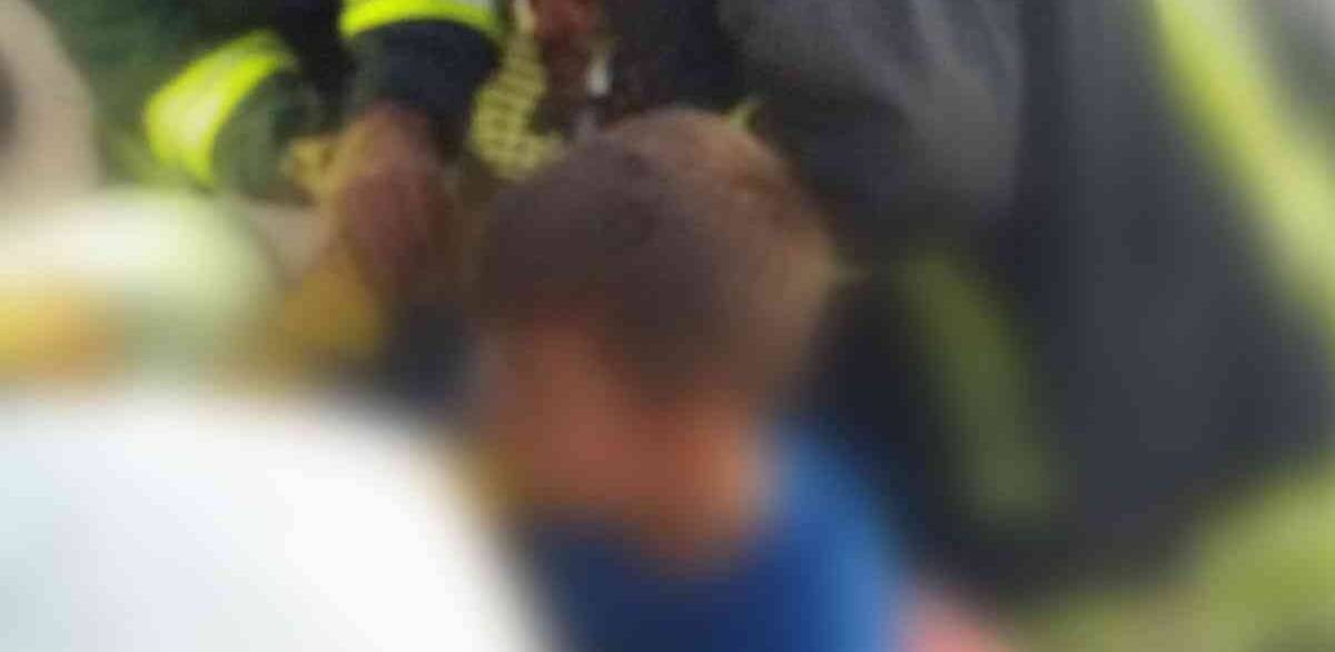 Helezon makinesine eli sıkışan çocuk kurtarıldı