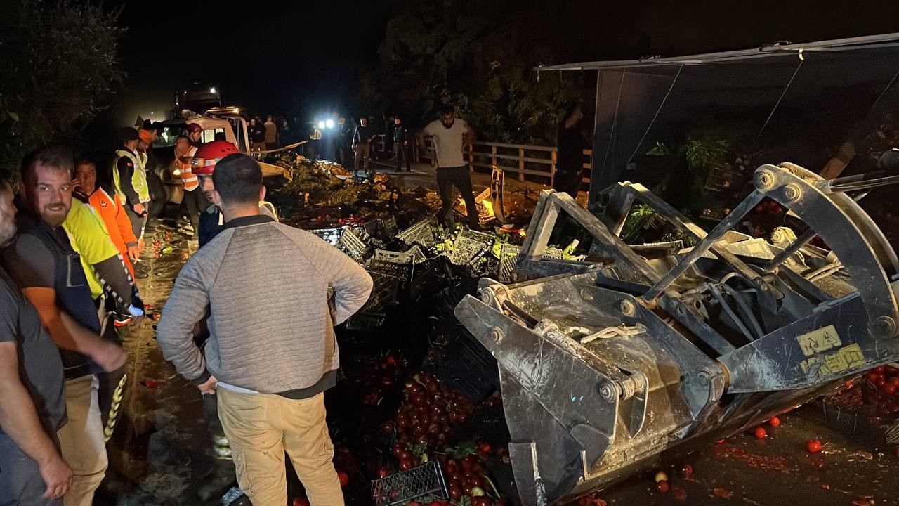 Bursa’da kamyon ile kamyonet çarpıştı: 1 ölü, 6 yaralı