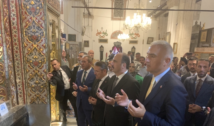 Kültür ve Turizm Bakanı Ersoy, Mevlana Müzesi'ni ziyaret etti
