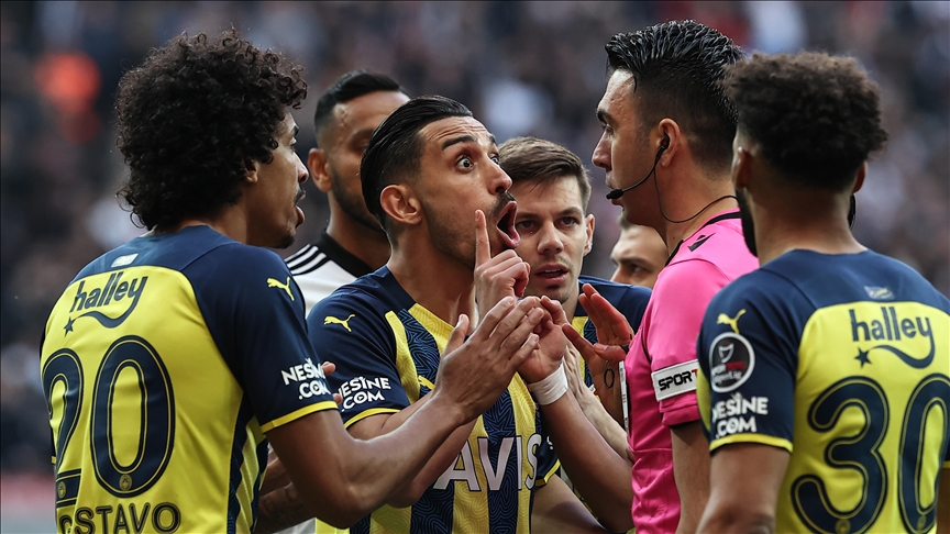 Beşiktaş-Fenerbahçe derbileri "hırçın" geçiyor