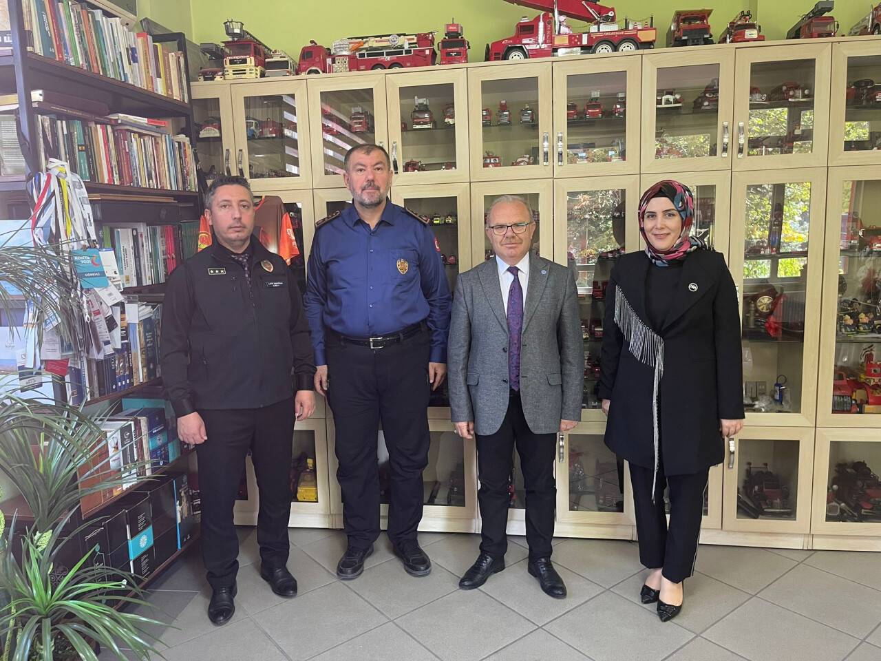 Büyükaslan ‘İtfaiyecilerimizle gurur duyuyoruz’