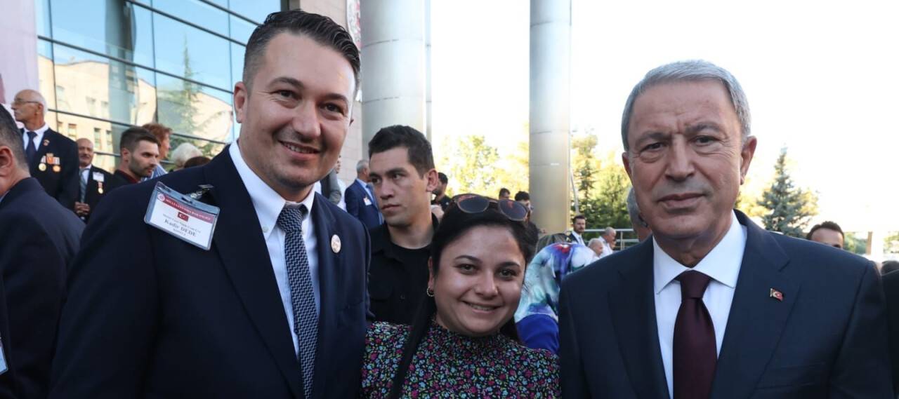 Bakan Akar, gaziler ve aileleriyle bir araya geldi