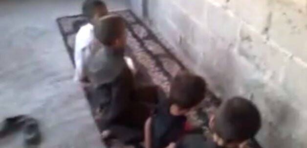 Çocuklardan kan donduran 'infaz' oyunu VİDEO