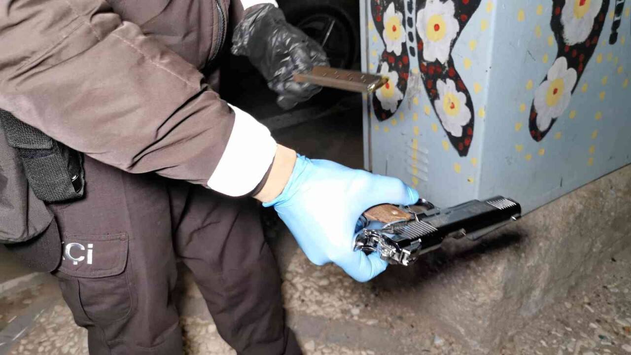 Ruhsatsız tabanca ile yakalandı, “Çiftliğim var” diye kendini savundu